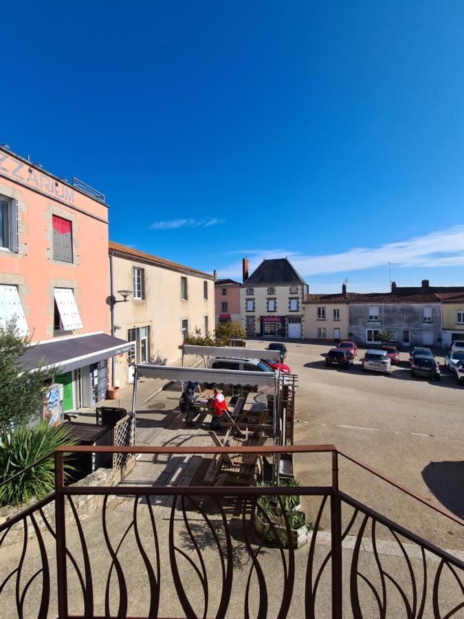 Gîte Le Haut du Pavé 3 à 7 chambres 6 à 14 couchages, 3 min du Puy du Fou Les Épesses Exterior foto